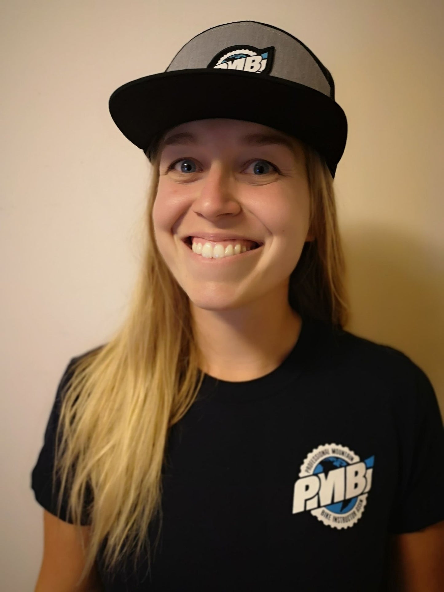 NAVY WOMENS TSHIRT (OLD LOGO)